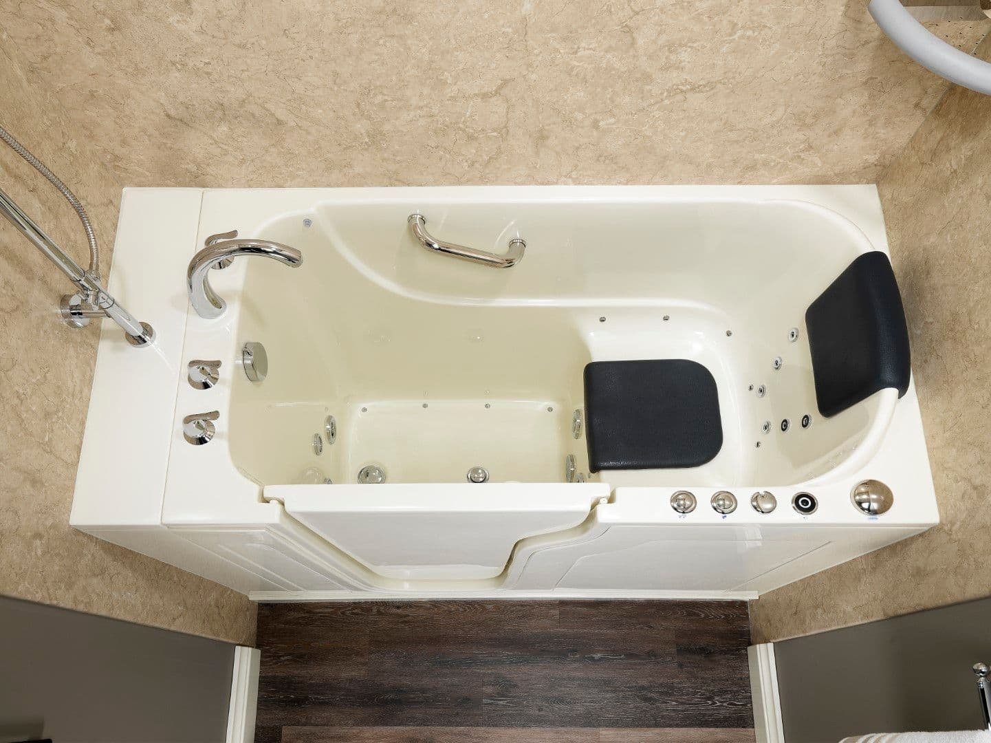 Biscuit walk-in tub
